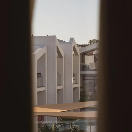 Cavo Vezal (adults Only) لاغاناس